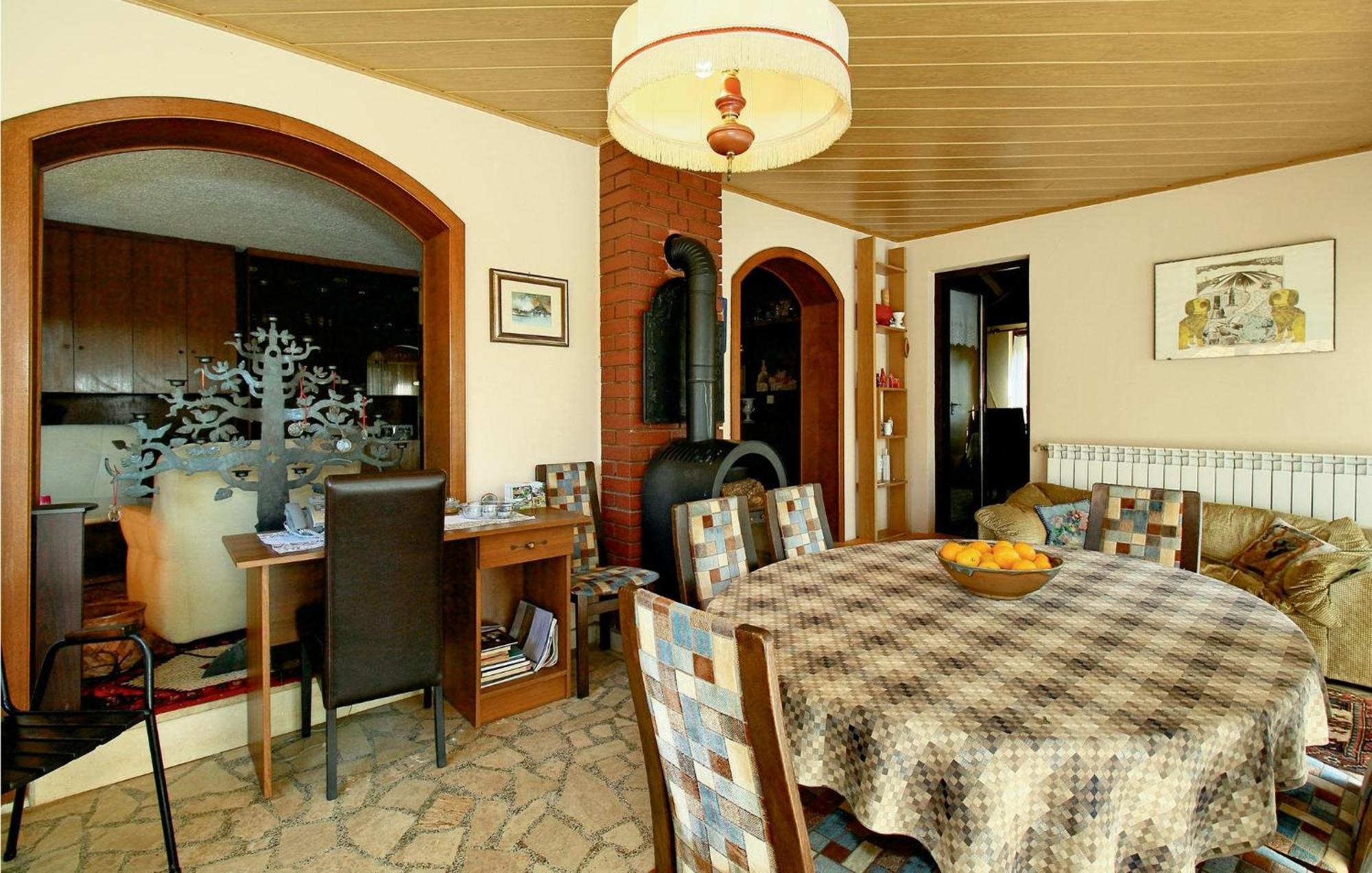 1 Bedroom Beautiful Apartment In Porec Apartmán *